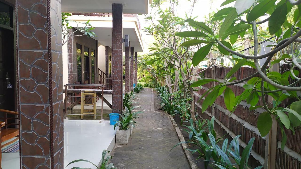 Kusuka Bungalow Gili Trawangan Exterior photo