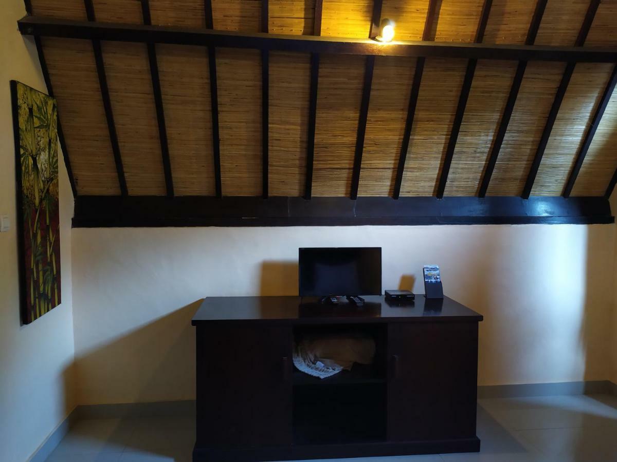 Kusuka Bungalow Gili Trawangan Exterior photo